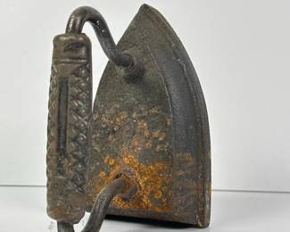 186 antiquecastironclothesironwithwrou