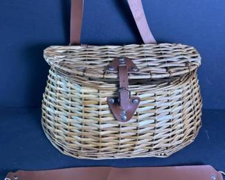 031 wovencreelbasketwithleatherstrap