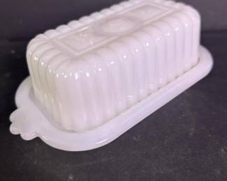 296 smallmilkglassrectangularcoveredbut
