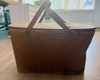 212 vintagewovenwoodpicnicbasketwithhi