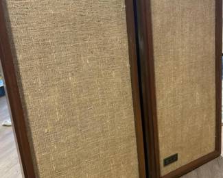 068 twoklhmodelseventeenloudspeakers