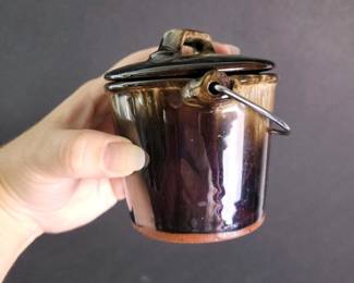 082 miniatureglazedstonewarepotwithlid