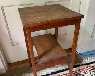 116 vintagewoodsidetablewithshelf