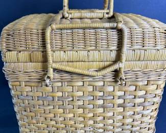 314 wovenwickerpicnicbasketwithhandles