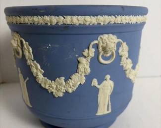 198 wedgwoodbluejasperwarecachepotwithc