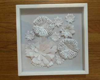 058 whiteflowershadowboxframedpaperart