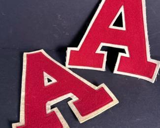 270 vintageredfeltlettermanvarsitylette