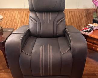 Like new power recliner