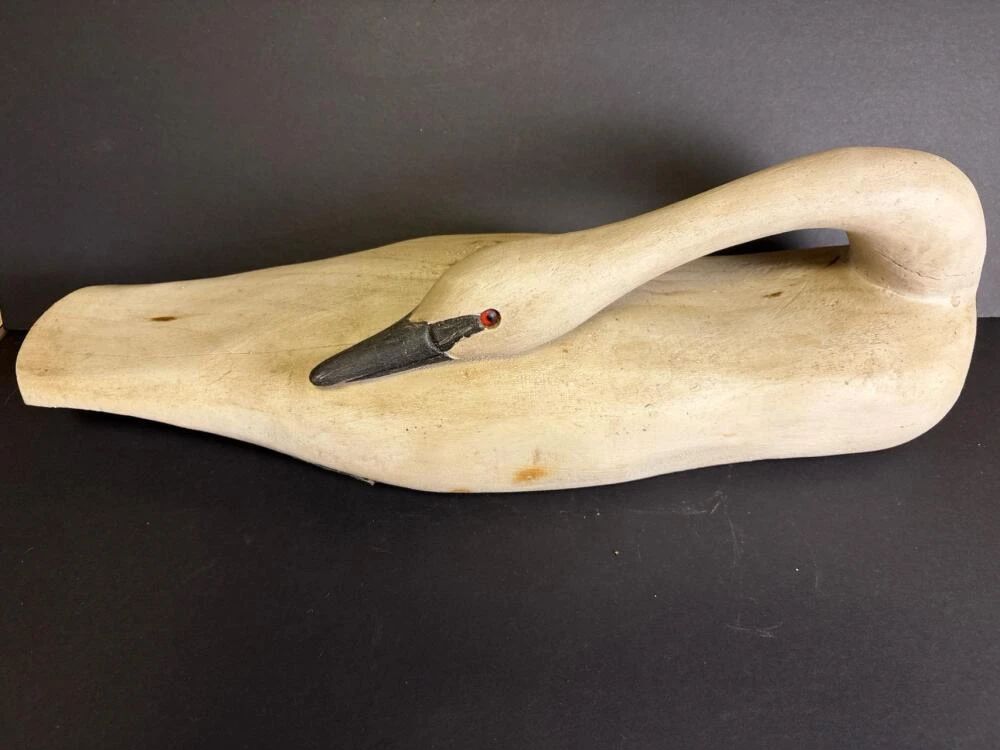 001 largecarvedwoodenswandecoy