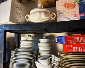 259 assortedandvarieddinnerwarepickers
