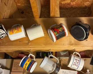 251 assortedceramicandglasscoffeemugsm