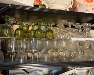 255 pickerslotofglassware