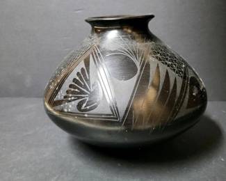 094 signedblackwarepotteryjarwithgeomet