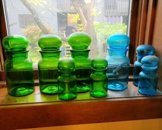 128 vintagestylegreenandblueglassapoth
