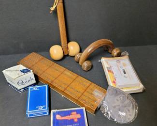 092 assortedvintagetravelandgameaccesso