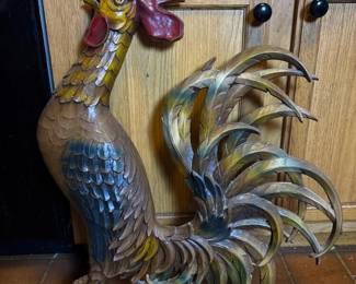 072 folkartstylecarvedwoodenroosterwal
