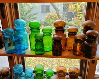 121 apothecaryjarsinbluegreenandamber