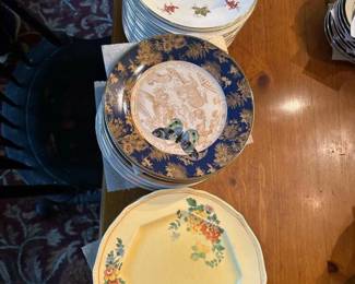 203 assorteddecorativeandvintagestyledi