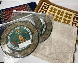 149 assortedwovenandembroideredplacemats