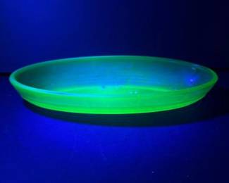 012 greenuraniumglassovaldishinartdec