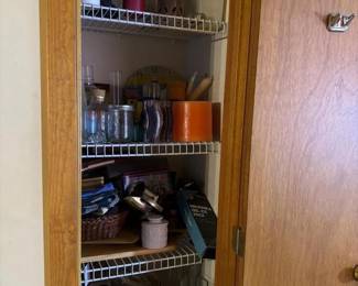 219 closetlotglasswarecandlesdecor