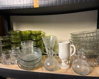 260 assortedglassandceramicdinnerwarepi