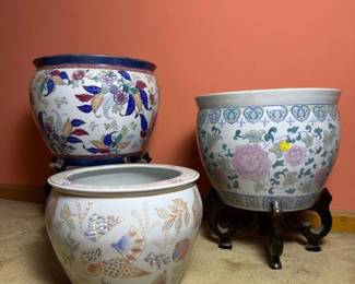 214 threelargeporcelainplanters