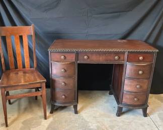 Traditional Bow Front Wood Desk with Chair