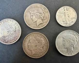 CT178V2 Morgan Dollars 1879 1921, 2 Peace Dollars 1922, 1 1943 Walking Liberty Half Dollar