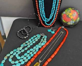 CT151MultiStrand And Singlestranded Beaded Necklaces With Russian Box
