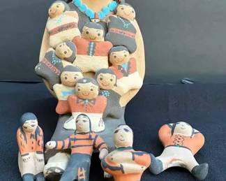 CT106Pueblo Storyteller Figurine