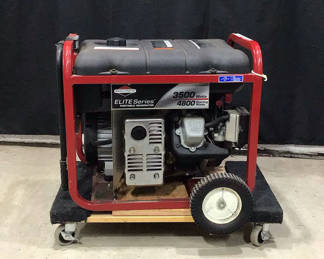 Lot 188: Briggs & Stratton  ELITE Series Portable Generator