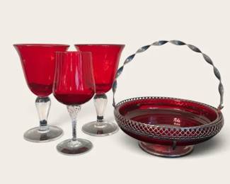 Ruby Red Glass 2  Goblets, Wine Glass, Serveware
