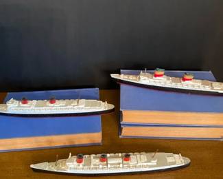 Vintage Die Cast Ship Models Queen Mary Queen Elizabeth United States