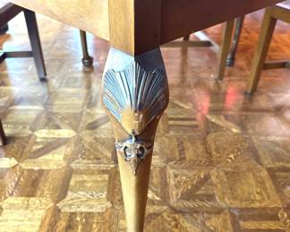 Kittinger Buffalo Colonial Williamsburg Mahogany Drop-Leaf Dining Table, Pattern CW-77B, with Brass-Mounted Cabriole Legs & Pad Feet