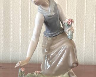 Lladró Porcelain Female Figurines & Angel Figure Collection