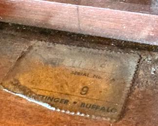 Kittinger Buffalo Mahogany Oval Pedestal Occasional Side Table