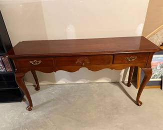 Thomasville Queen Anne Sofa Table