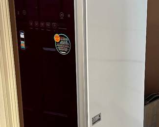 LG WiFi steamer $900 like new