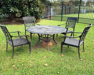 Aluminum patio set 53x27h $300