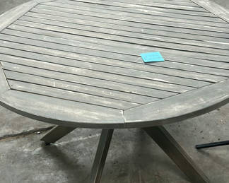 Lot 202: Round Outdoor Table