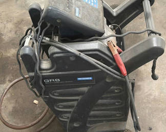 Lot 43: Midtronics GR8 Battery Diagnostic Station