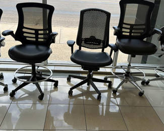Lot 79: Set of Five Black Rolling Office Chairs