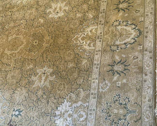 Lot 371: Large Beige Floral Pattern Area Rug