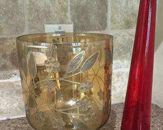Lot 309: Decorative Glass Vase and Pedestal Bowl