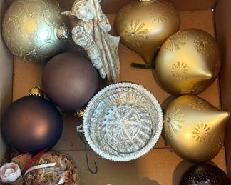 Lot 6: Assorted Christmas Ornaments and Holiday Decorations