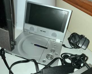 SAMSUNG PORTABLE DVD PLAYER
