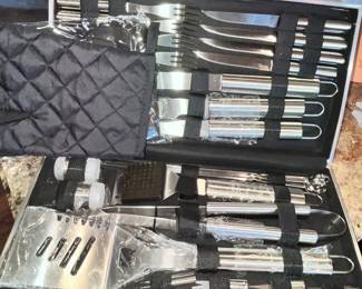OUTDOOR COOKING SET IN CASE