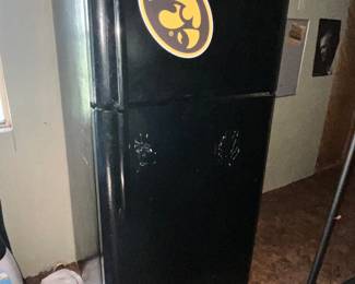 BLACK FRIGIDAIRE FRIDGE