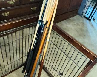 LOTS OF POOL CUE STICKS